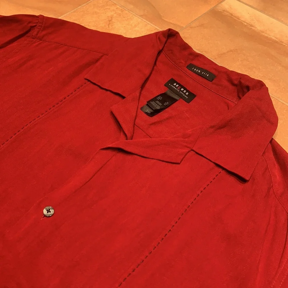 Axcess Men's Red 100% Silk Button Down Short Sleeve Shirt - Picture 3 of 3